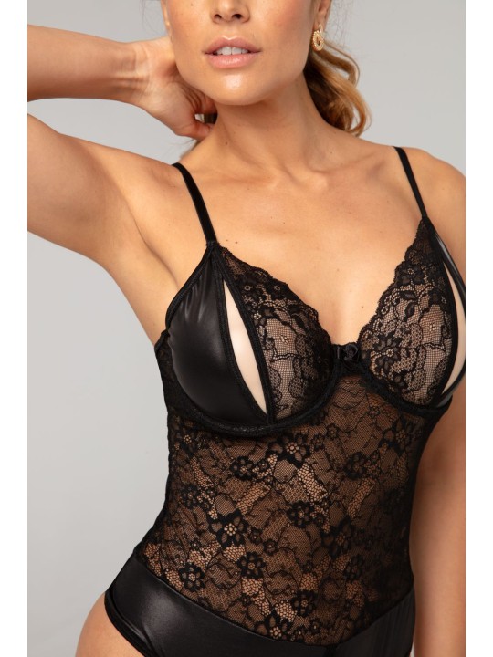 Christine - Wetlook Body Vesper